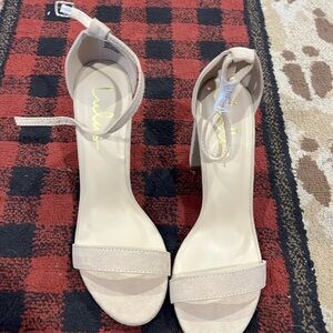 Lulu's Cream Heels